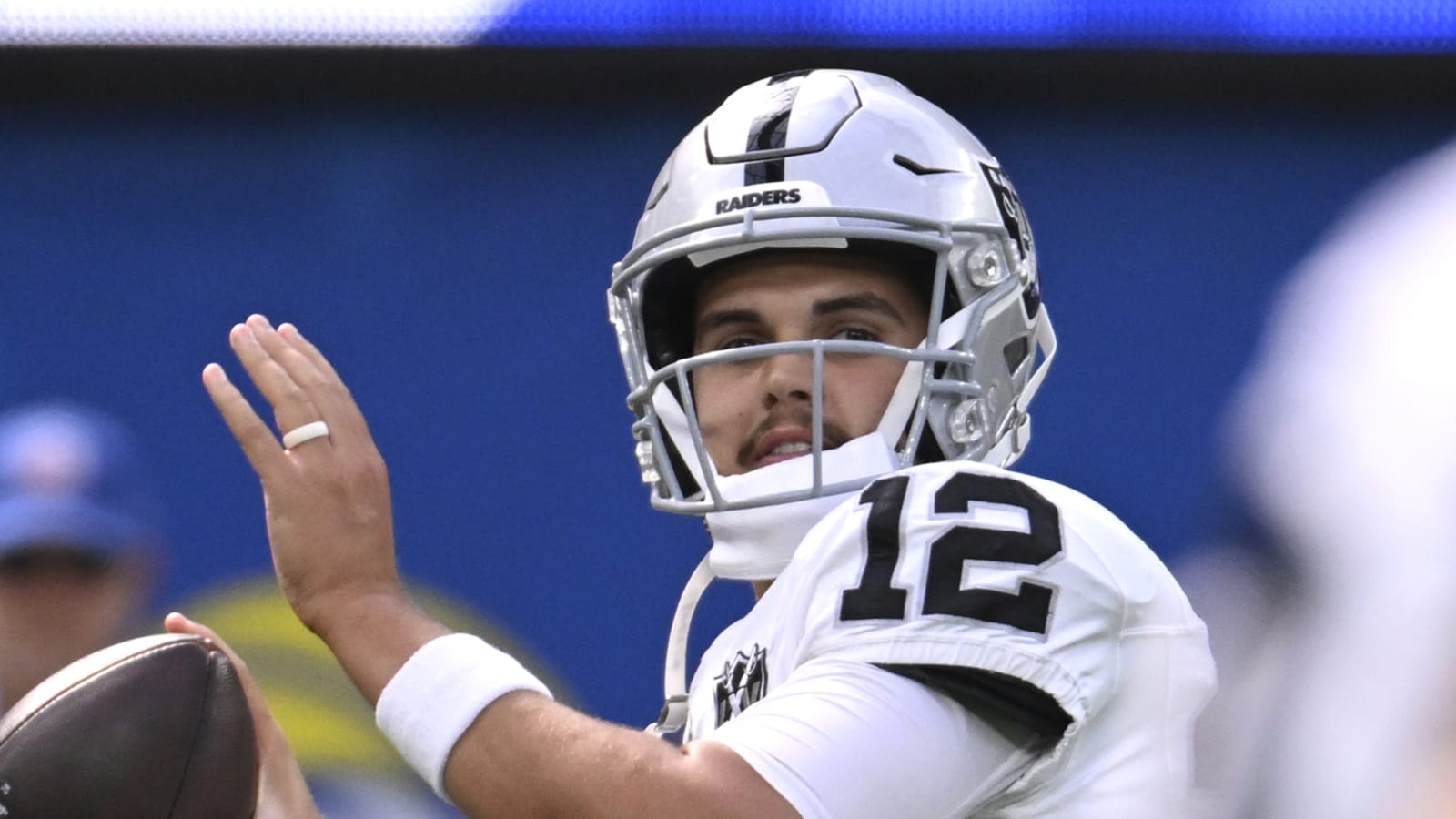 Raiders QB Aidan O’Connell suffers a broken thumb