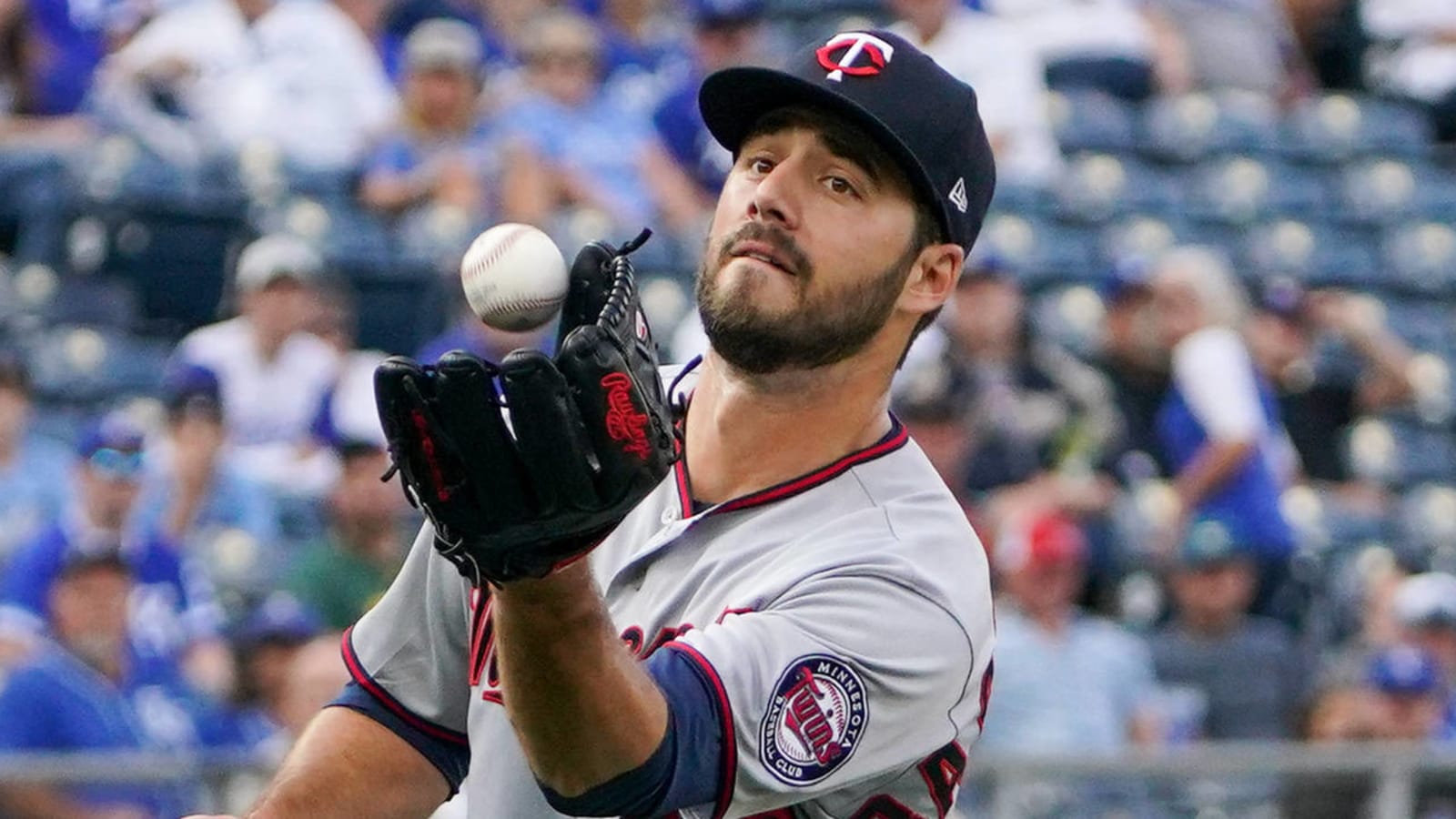 Veteran RHP Kyle Barraclough among six players outrighted by Twins