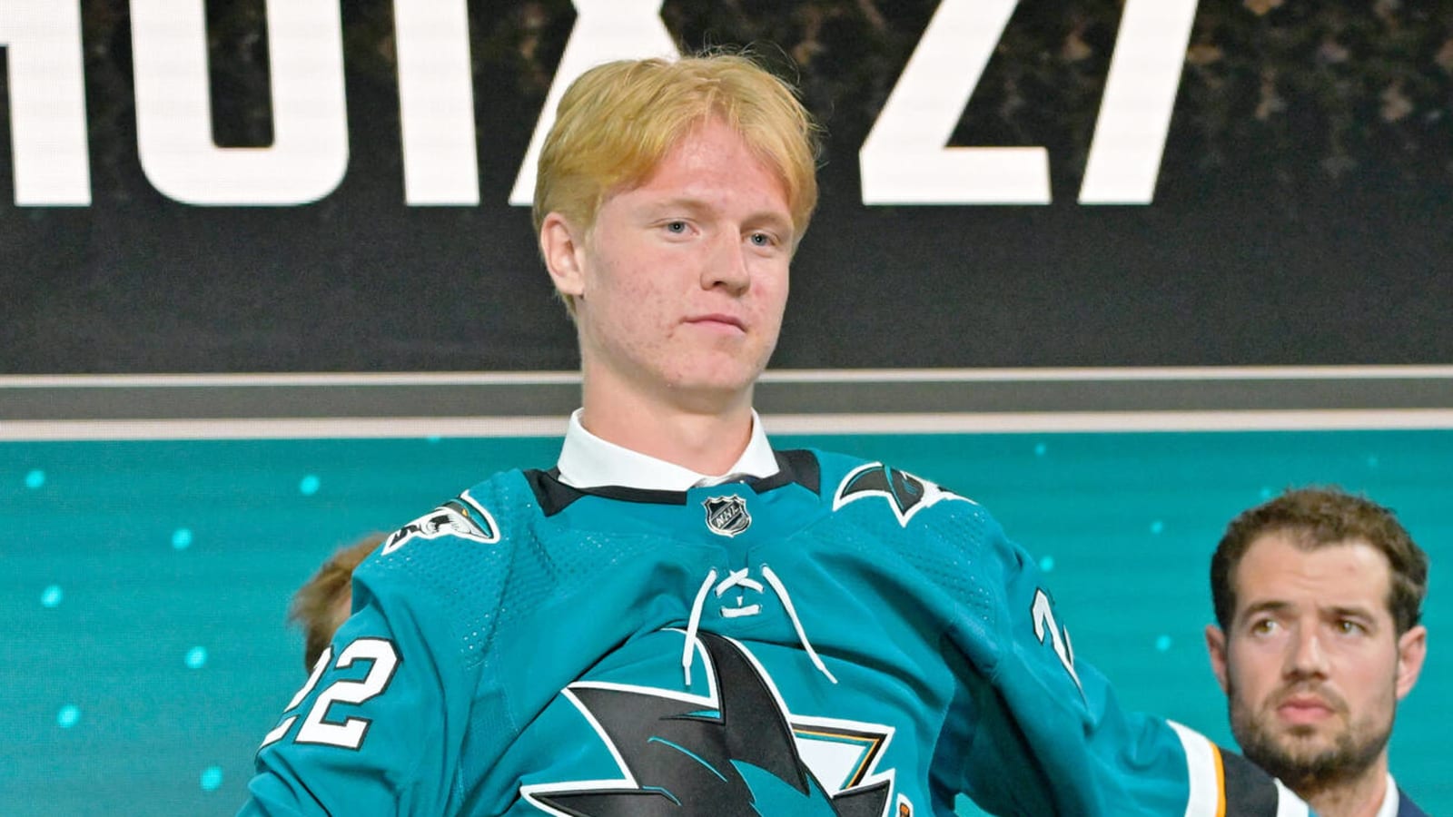 Sharks assign 2022 first-round pick to AHL after completion of Swedish season