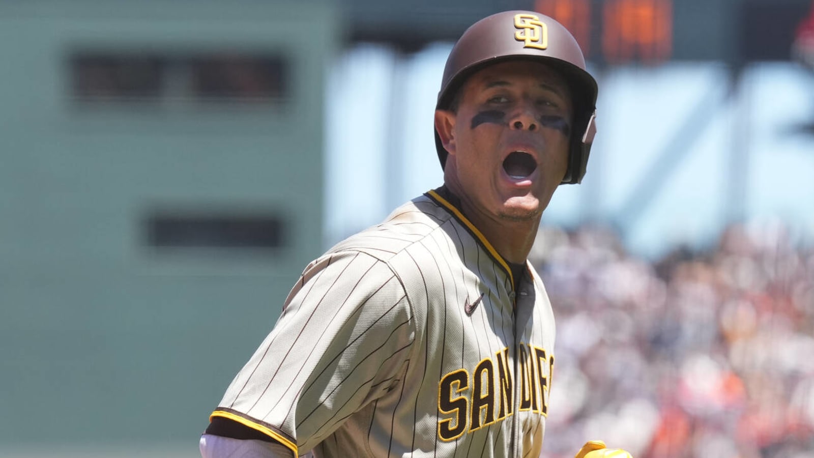 Watch: Padres star Manny Machado crushes 99 mph pitch 425 feet