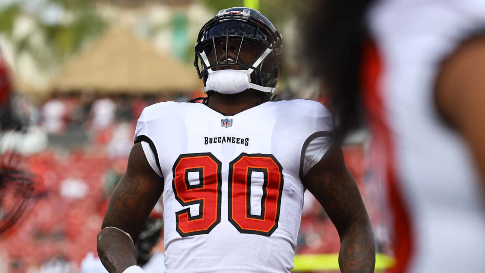 Ravens meet with Jason Pierre-Paul