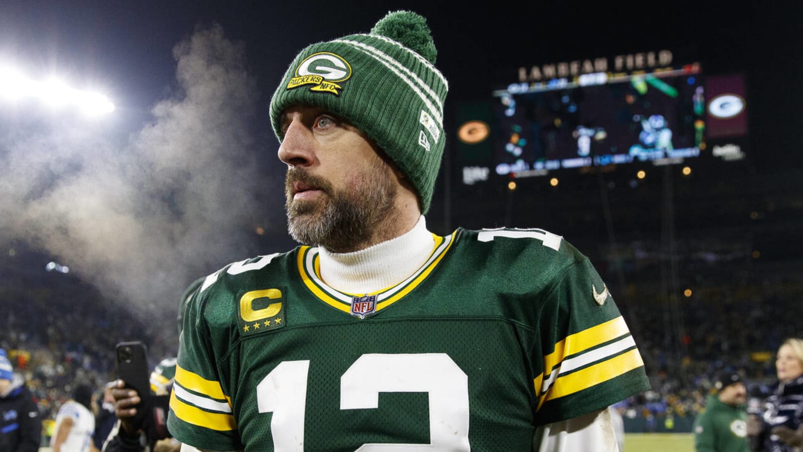 NFL insider has surprising update on Aaron Rodgers' future Yardbarker