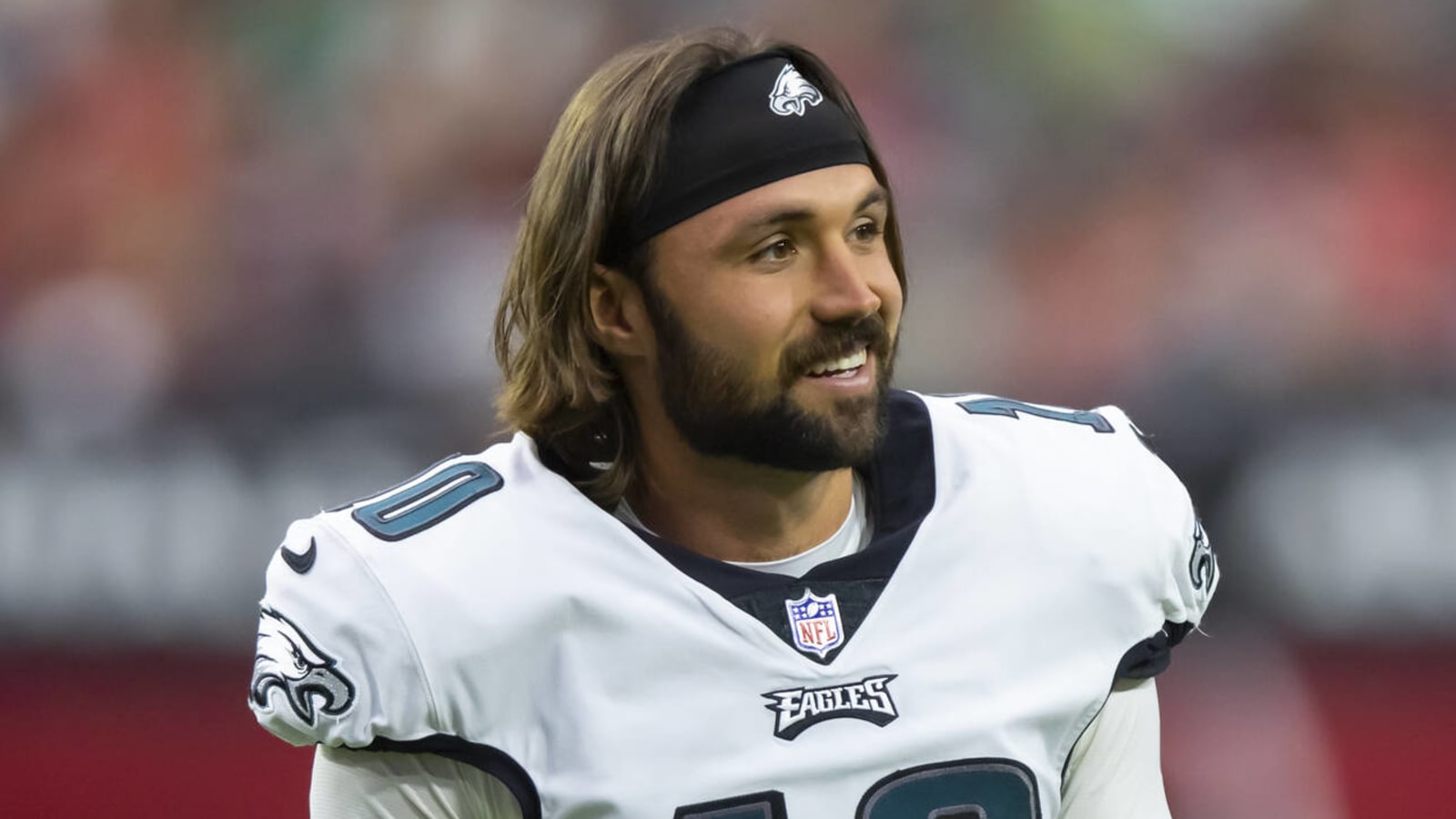 Watch: Eagles lineman pops the 'stache question to Gardner Minshew