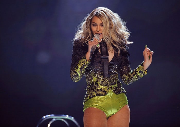 “Scared of Lonely” (2008)