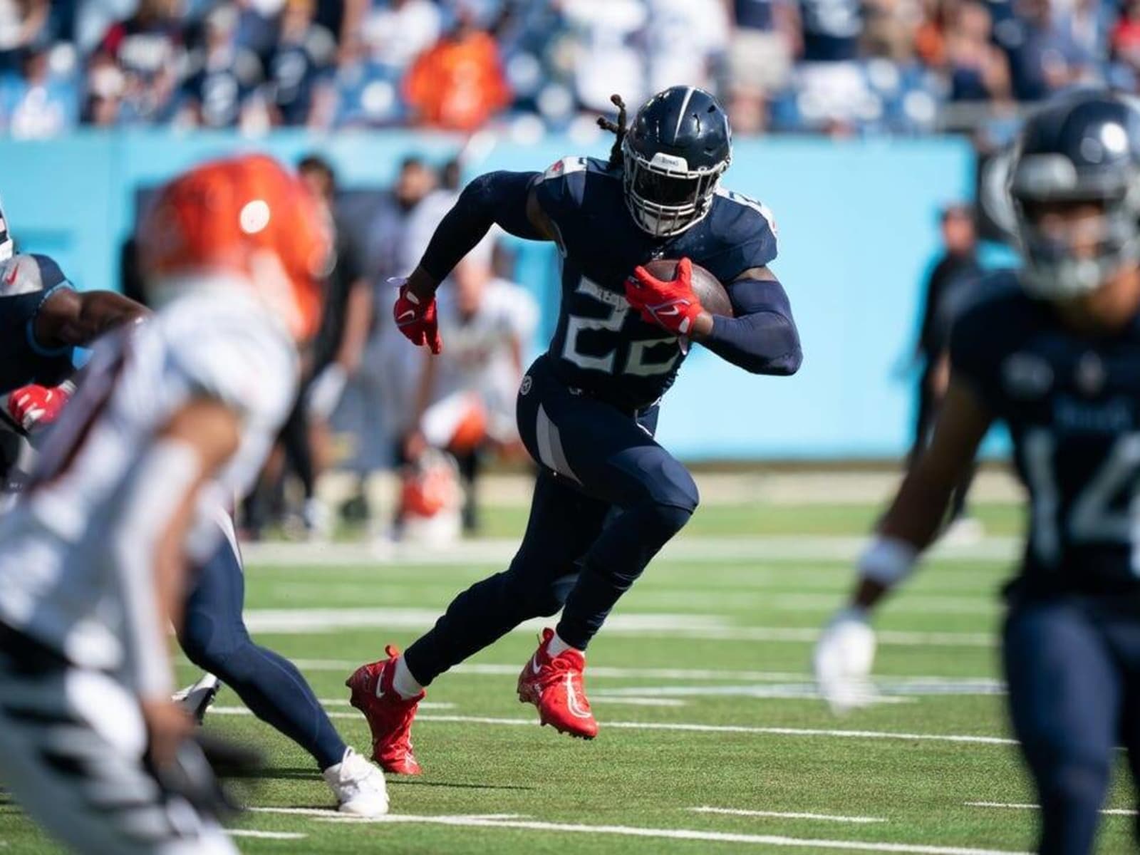 Derrick Henry reminds Titans why he matters as offense posts best