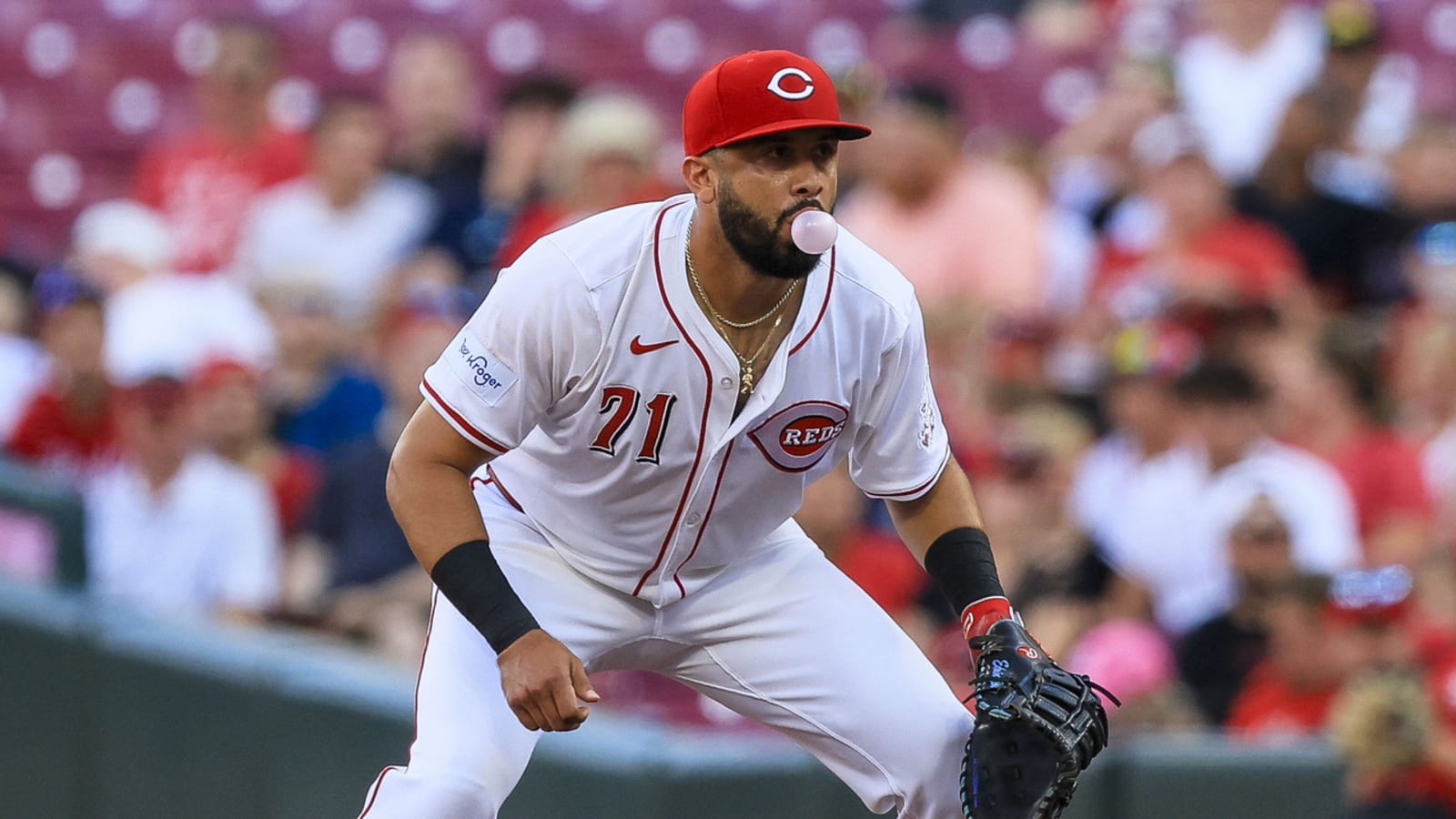 Reds Re-Sign Edwin Rios To Minor League Deal