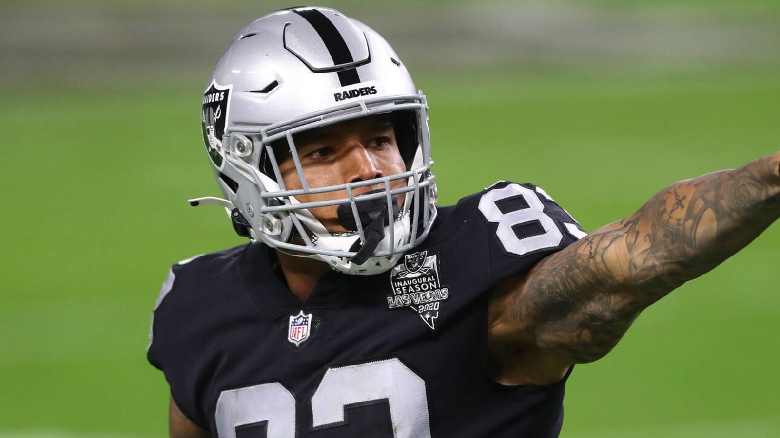 Raiders TE Darren Waller focused on football, not contract