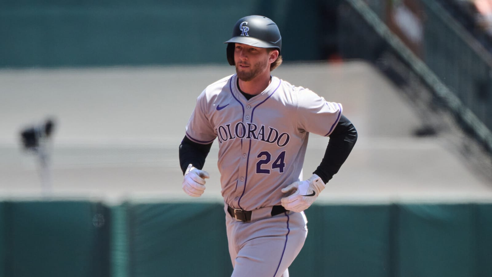 Watch: Rockies third baseman steals home against Pirates