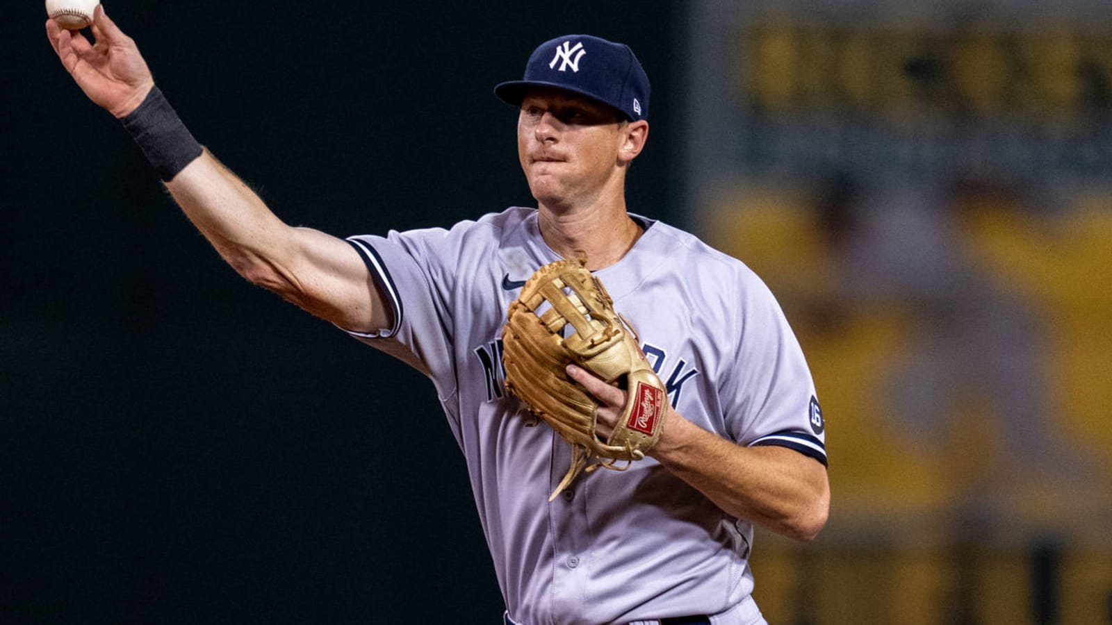 Yankees place DJ LeMahieu on IL with sports hernia