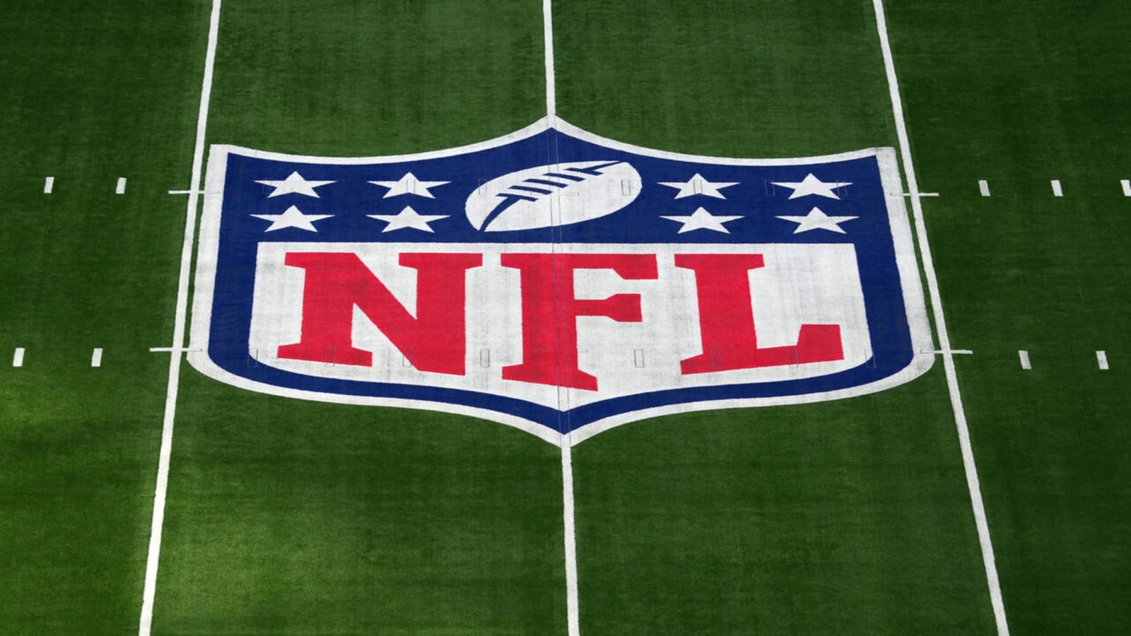 NFL pushes trade deadline back one week