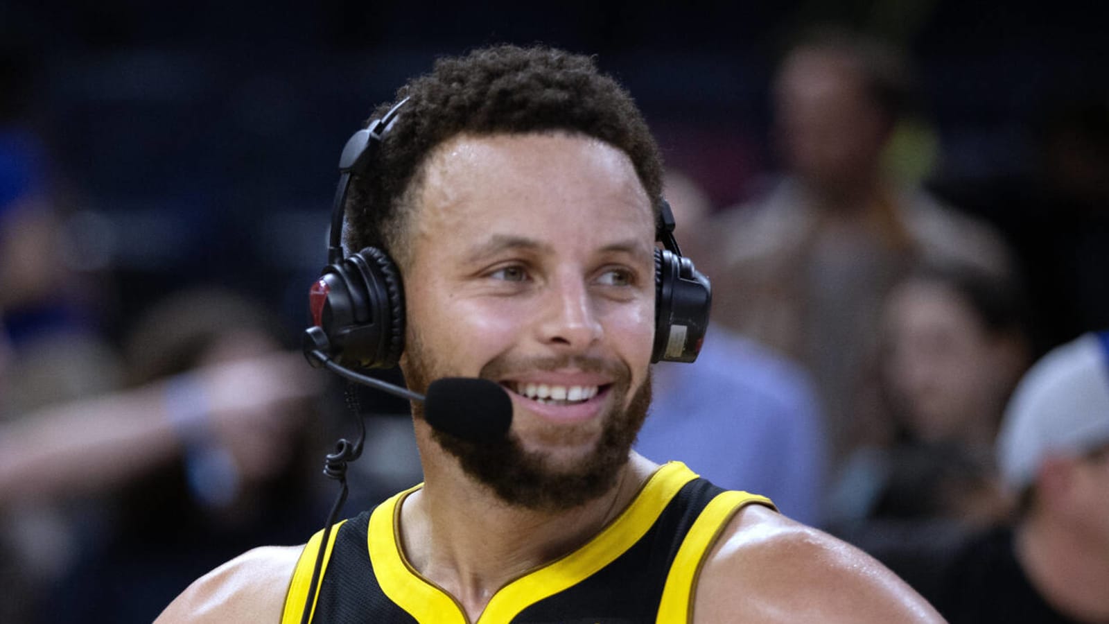 Steph Curry hits Celtics with his signature celebration after huge shot