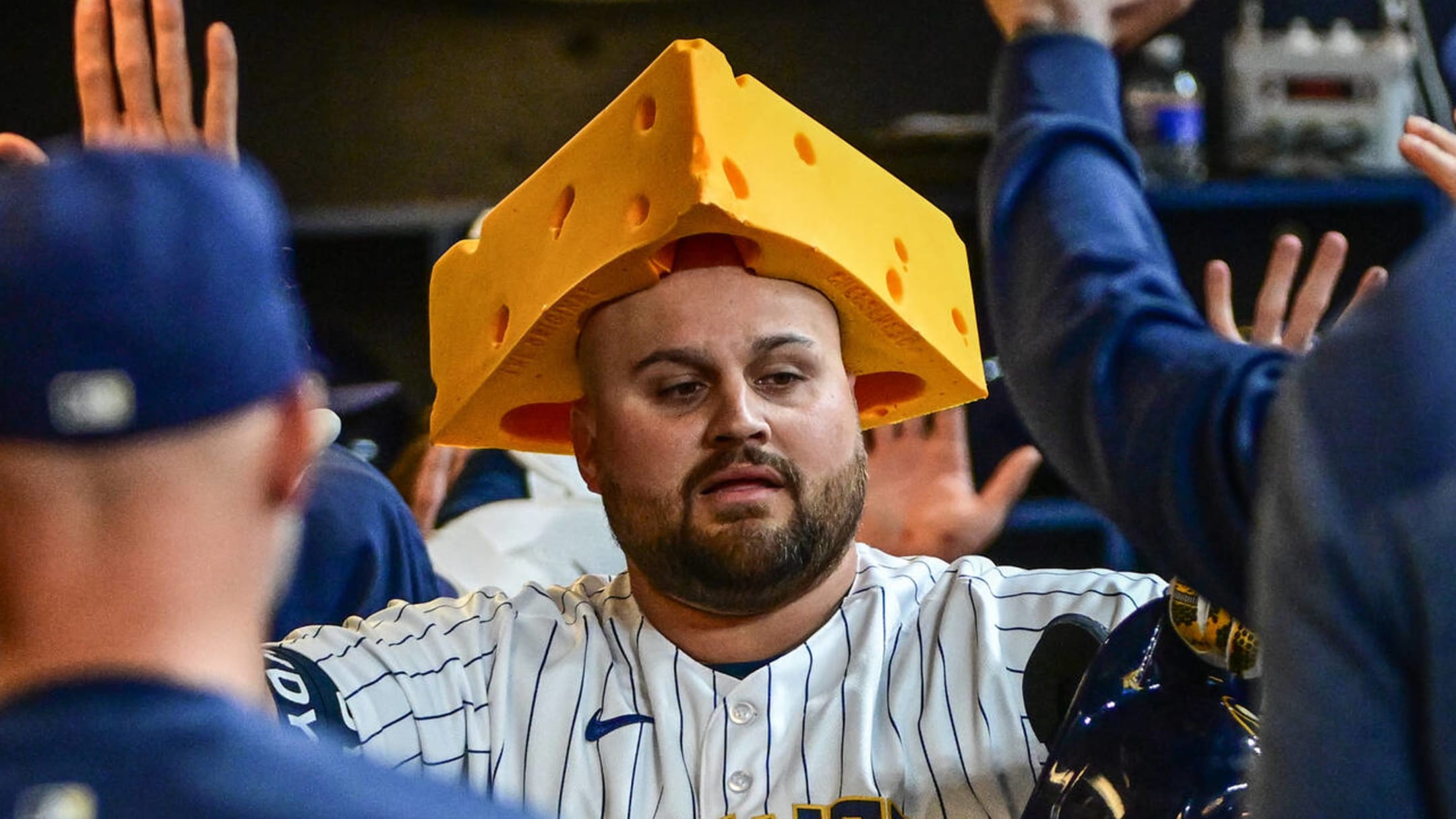 Brewers outfielder Rowdy Tellez says he would have punched fans if