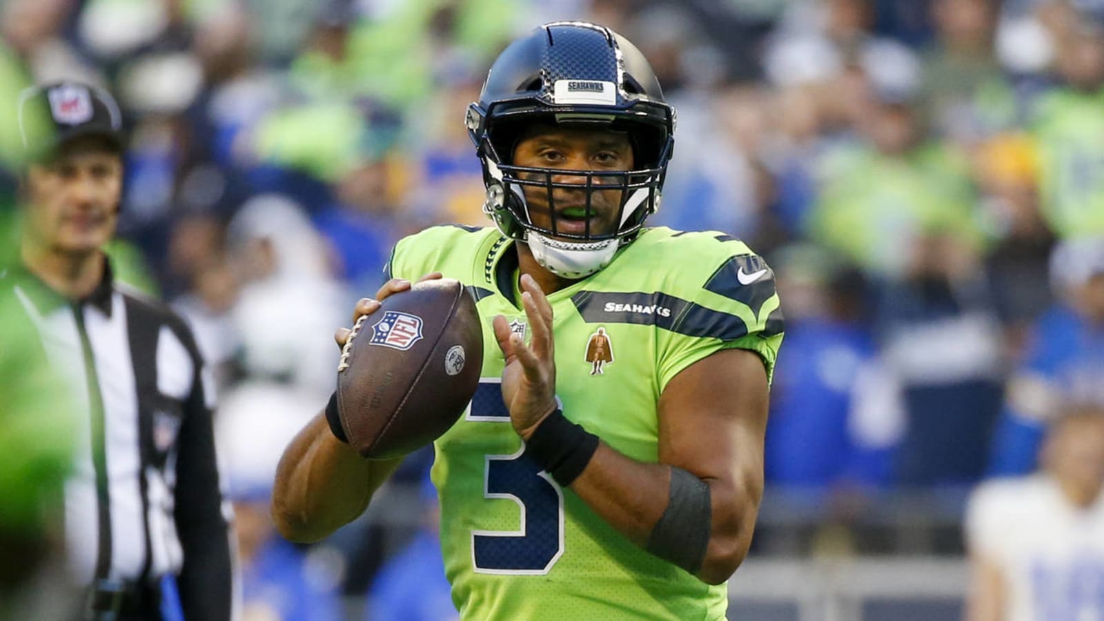 Russell Wilson exits Thursday's game with hand injury
