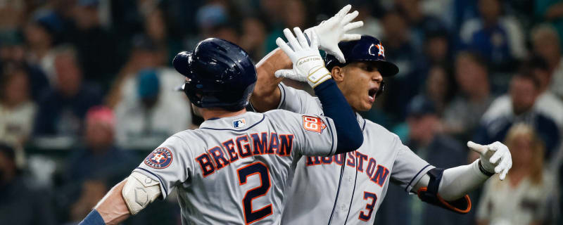 Jeremy Pena hits first home run while parents are interviewed