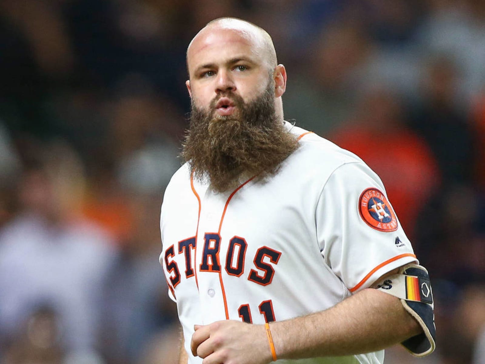 Evan Gattis says Astros players told Dodgers to cool it on cheating talk