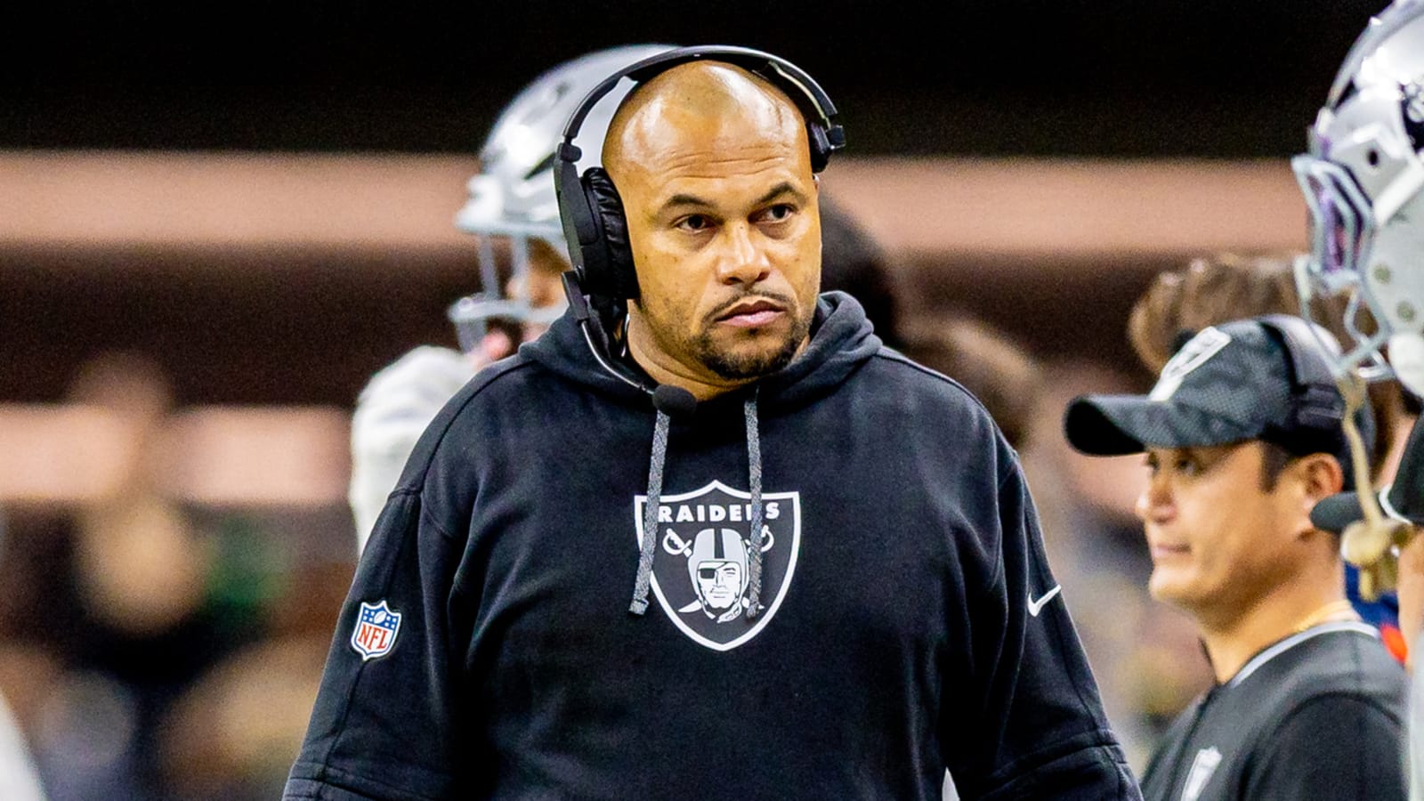 Raiders HC Antonio Pierce dismisses report about job status