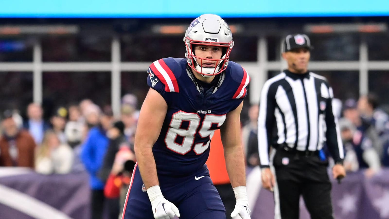 Why the Patriots are retaining tight end Hunter Henry