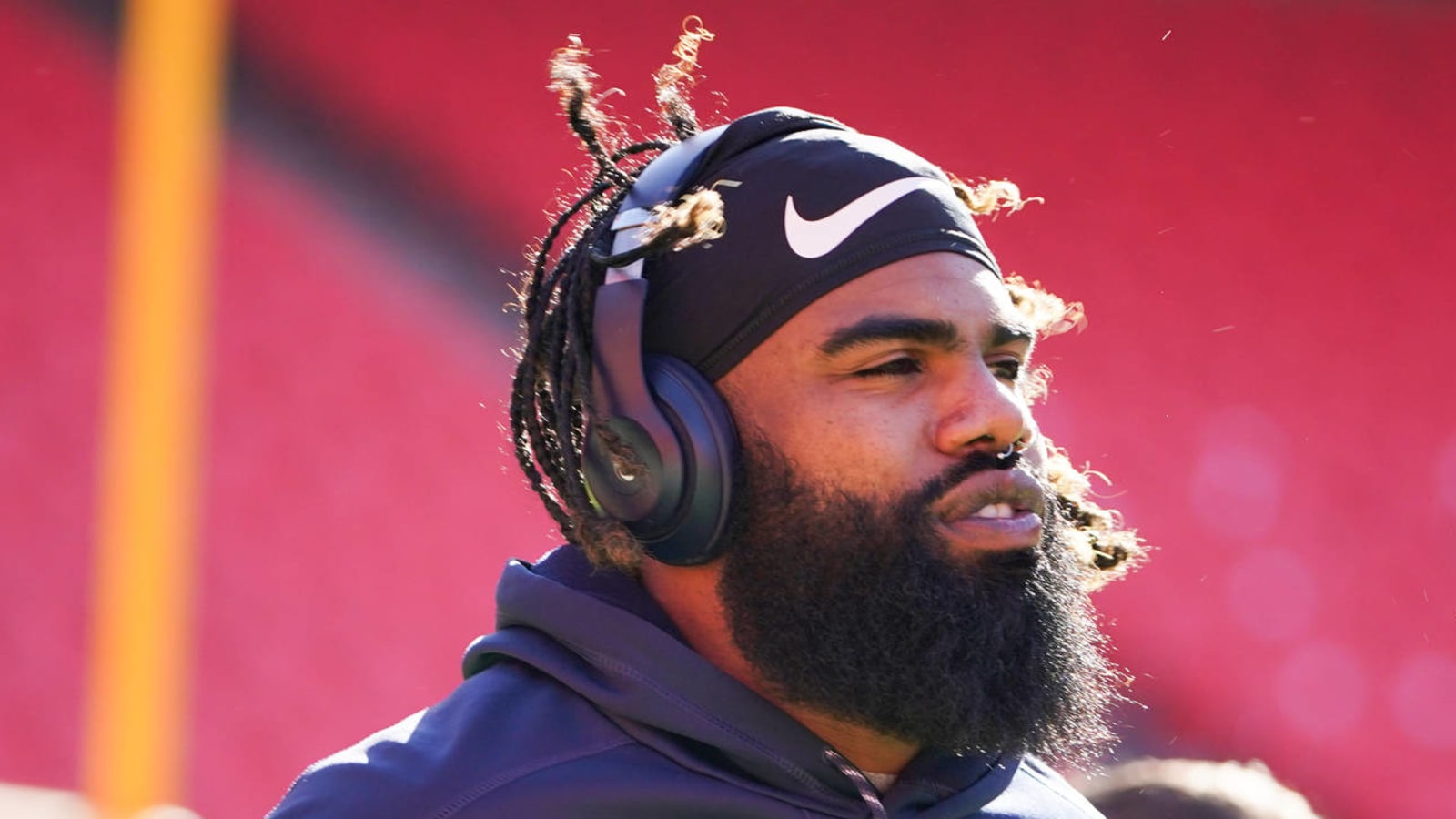 Ezekiel Elliott in danger of missing games due to knee injury?