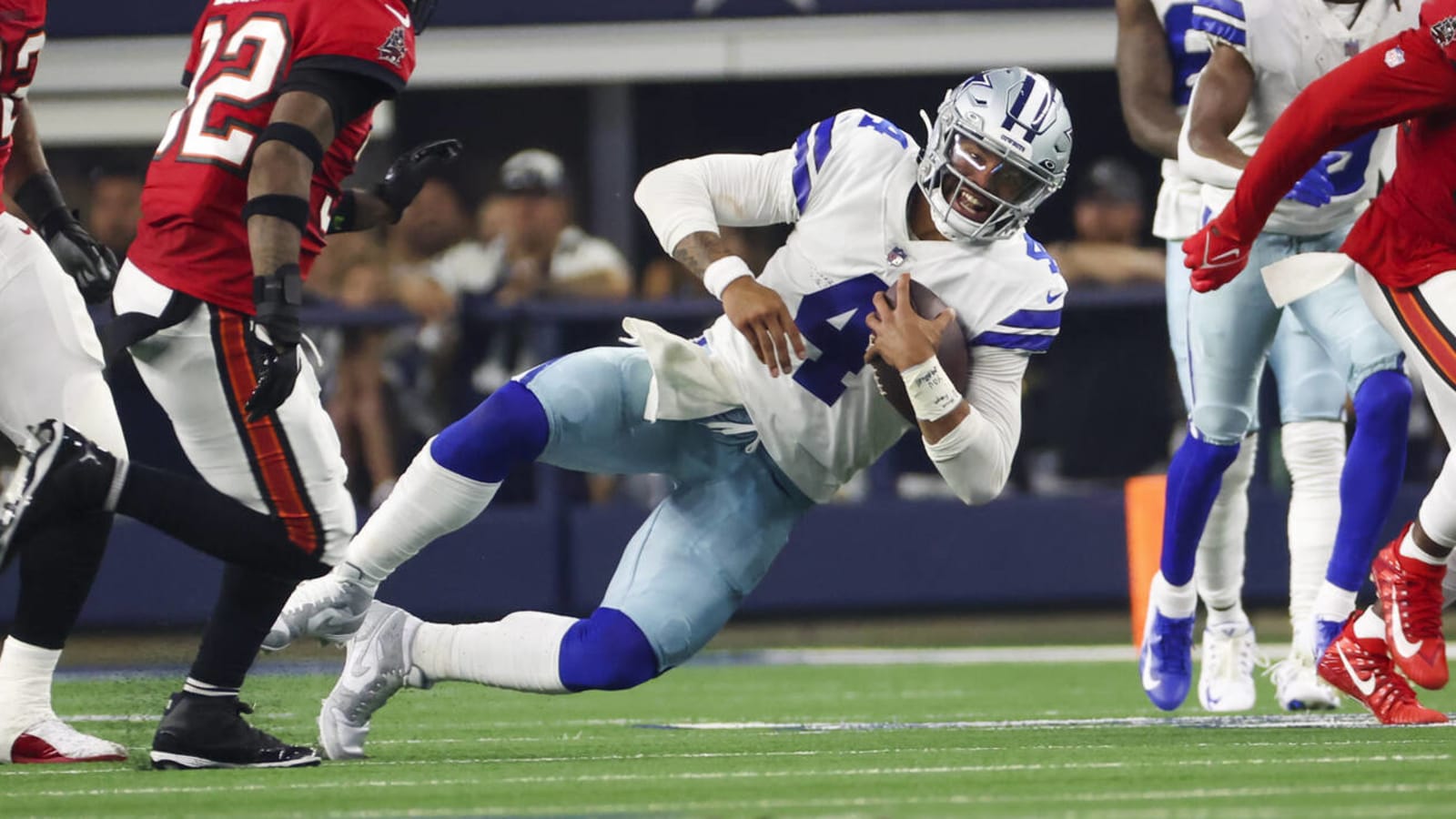 The Cowboys offense sputters in loss to Buccaneers