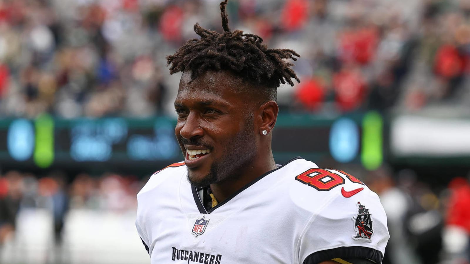 Antonio Brown thanks Bucs after release, then drops new rap song