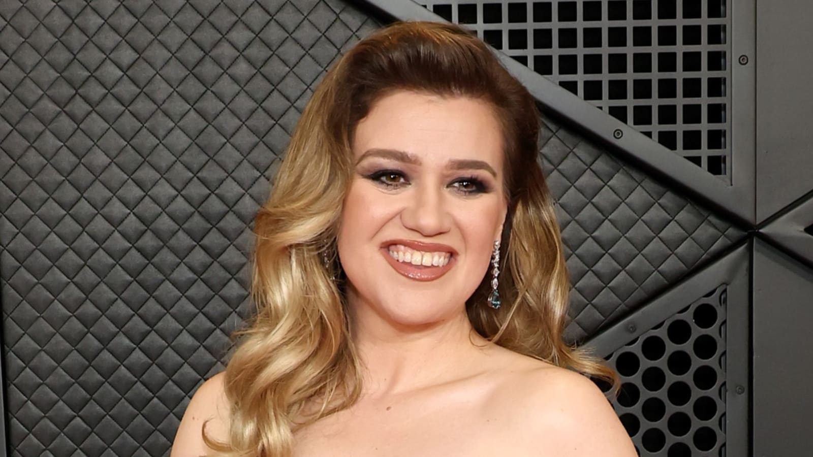 Kelly Clarkson&#39;s TV Fate Revealed as Vegas Residency Fuels Cancelation Rumors