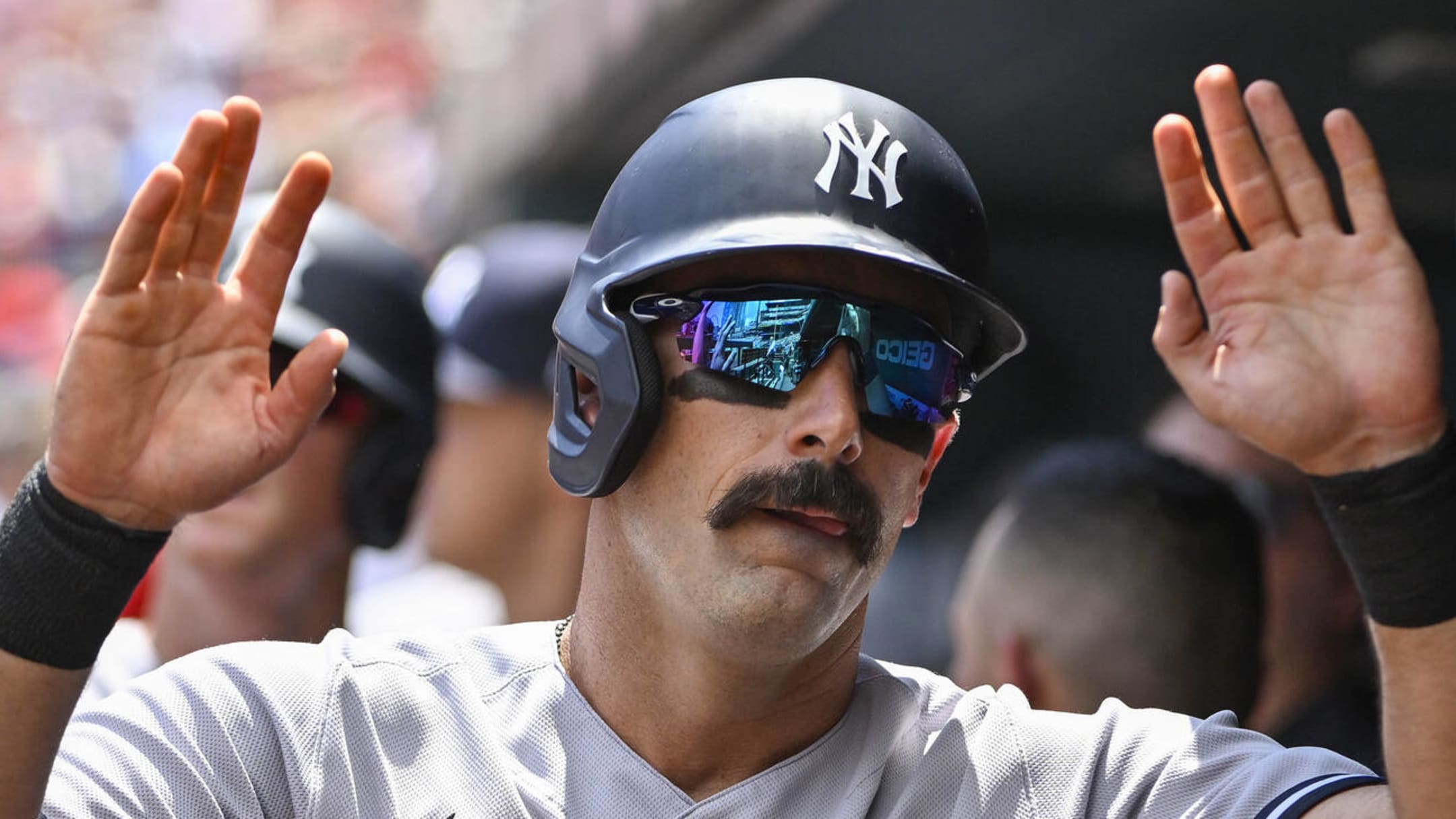 Yankees' Matt Carpenter suffers left foot fracture vs Mariners