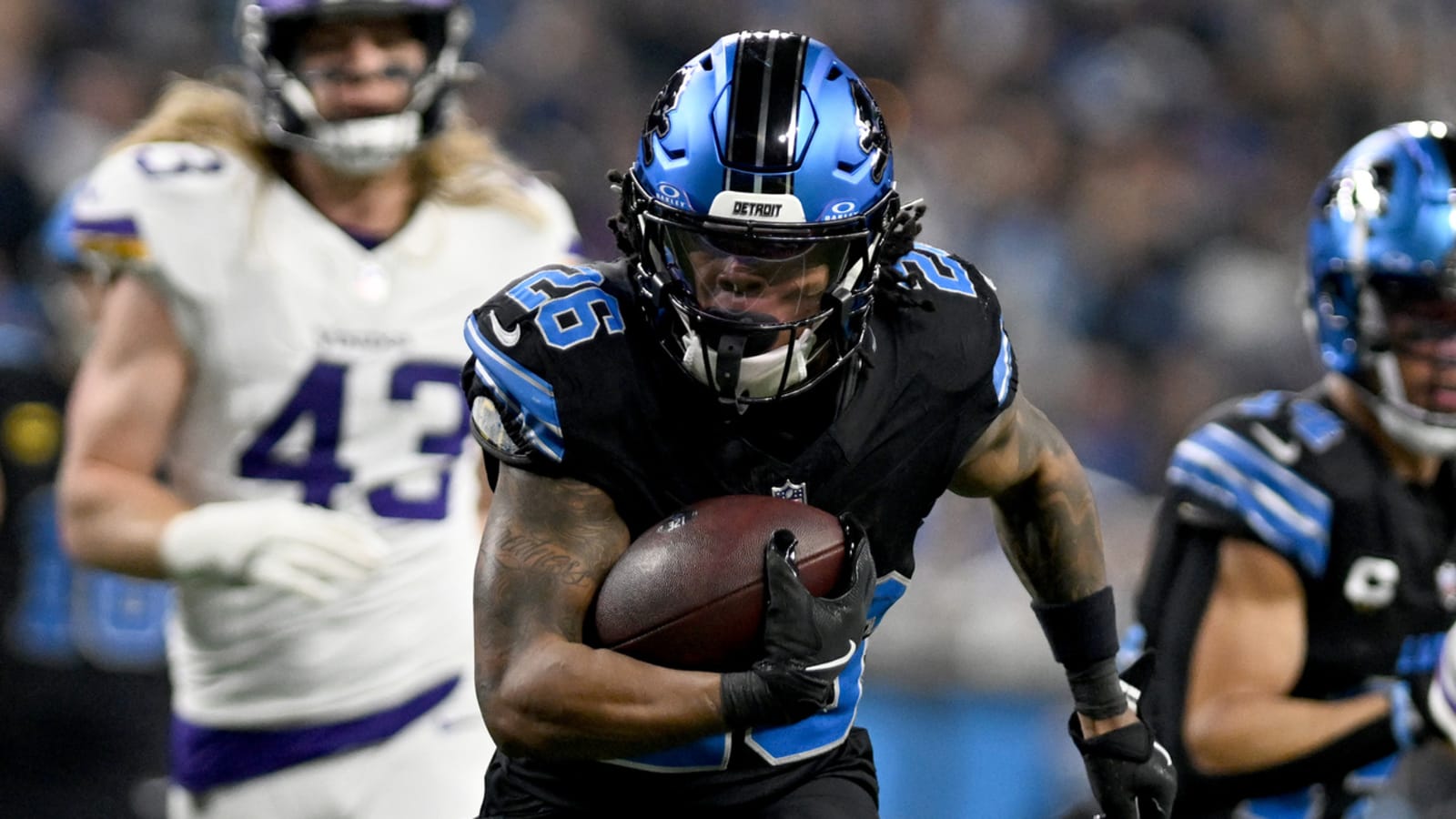 Watch: Lions' Jahmyr Gibbs has eventful start vs. Vikings