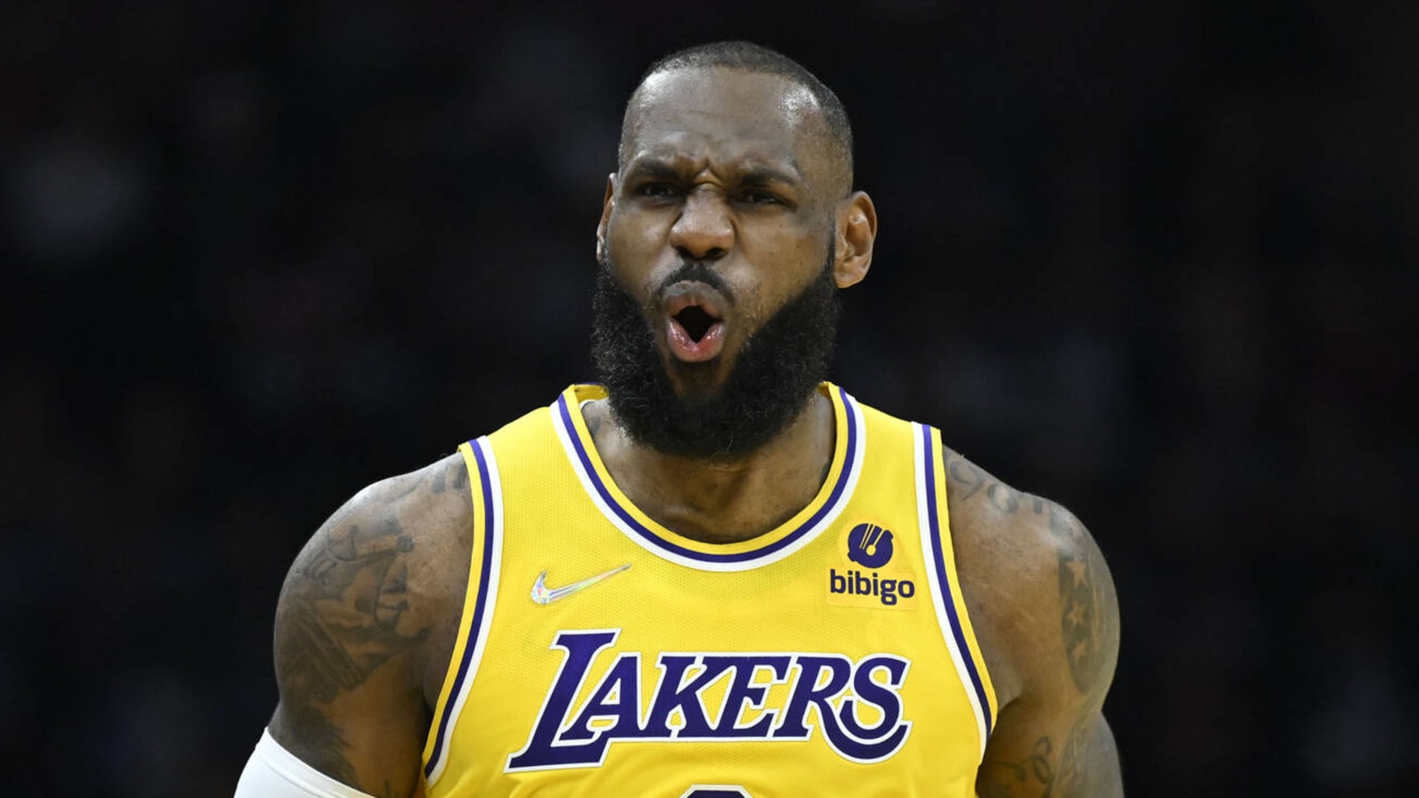 LeBron James out Wednesday vs. 76ers with knee soreness