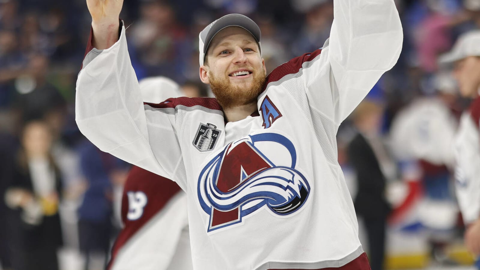 Avs make Nathan MacKinnon highest paid player in NHL