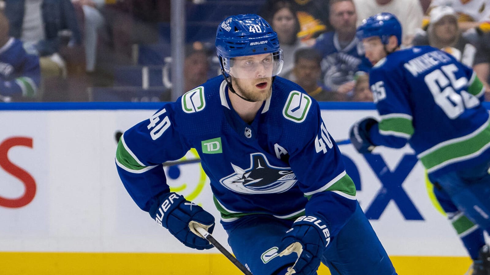 Should the Canucks pair Jonathan Lekkerimäki with Elias Pettersson in Game 5?