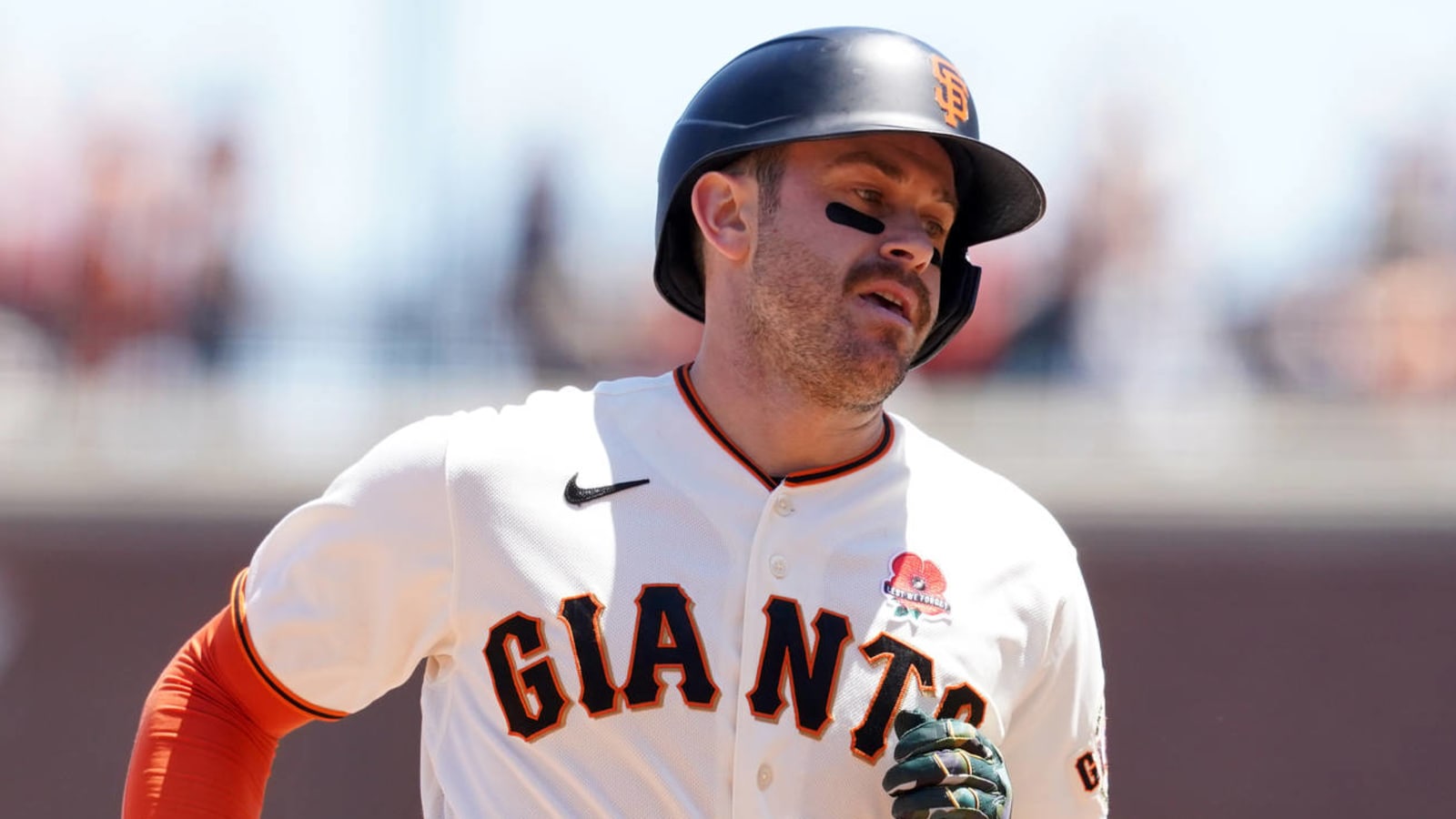 Giants third baseman Evan Longoria out four to six weeks with shoulder sprain