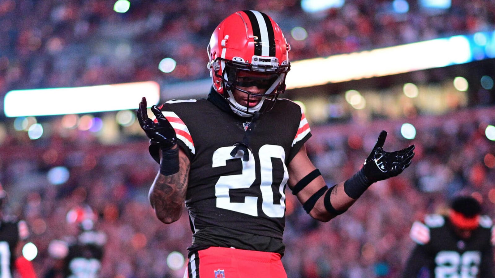 Browns CB issues warning to NFL