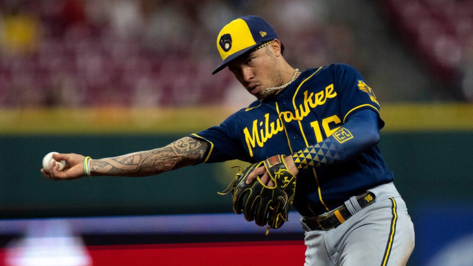 Mariners acquire second baseman Kolten Wong in a trade with the Brewers -  The Boston Globe