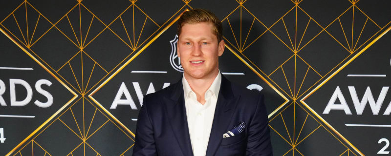 Around the NHL: Nathan MacKinnon took home the Ted Lindsay and Hart, trades galore, and more!