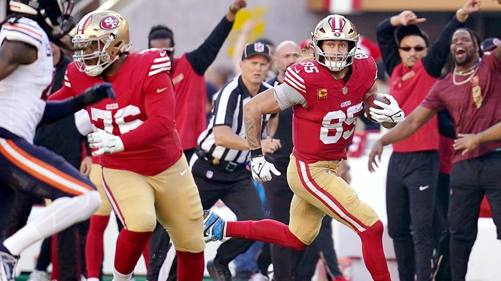 How PFF graded George Kittle, other 49ers in win over Bears, plus snap counts