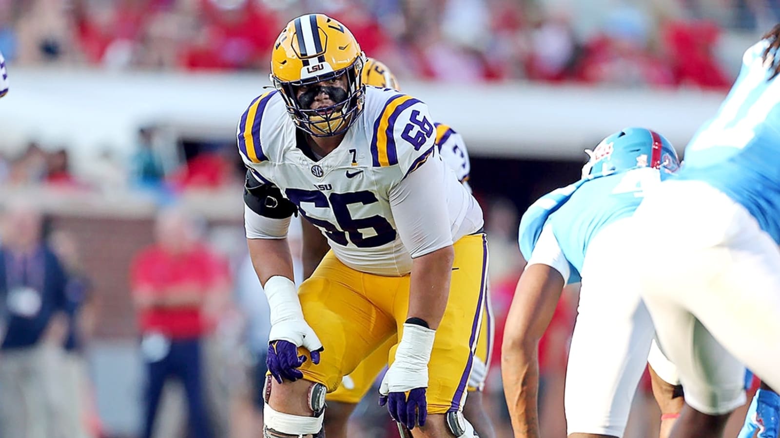 49ers trade up twice in 7-round mock draft