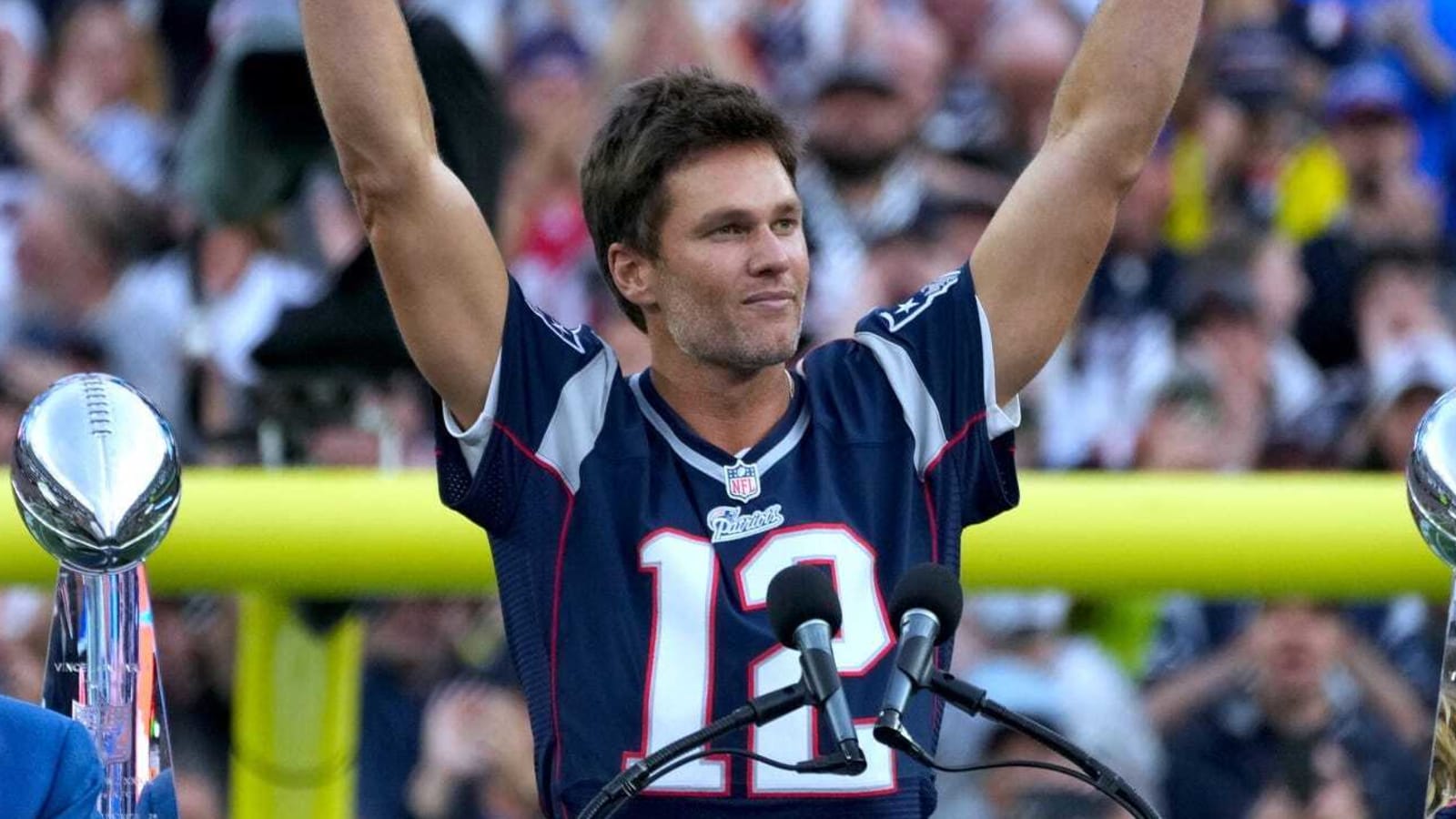 Rookie broadcaster Tom Brady has A-list actor's backing