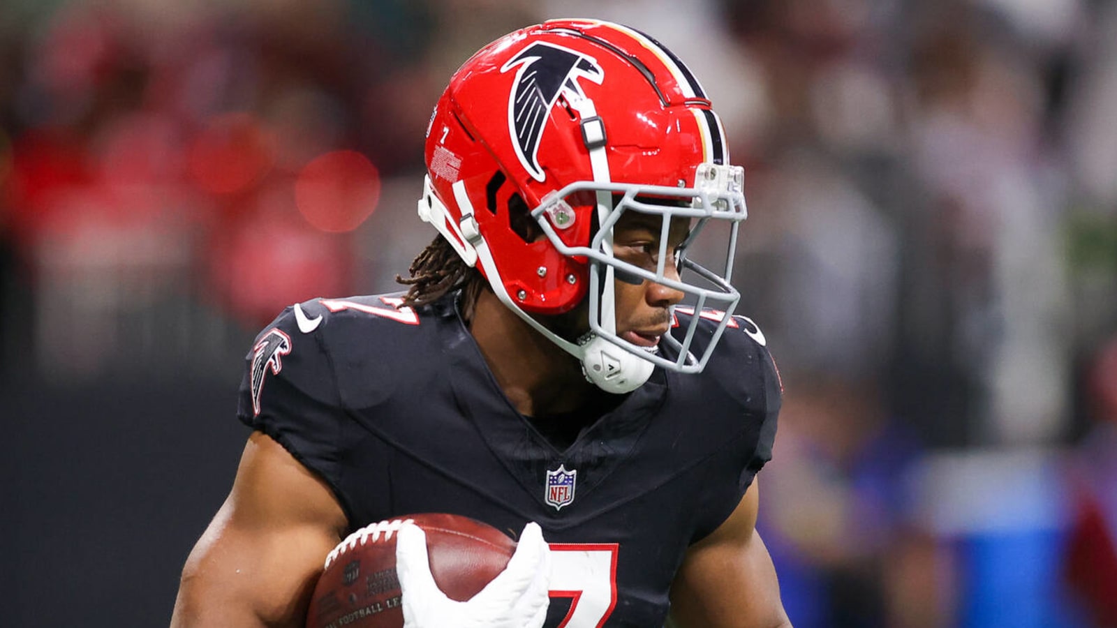 Watch: Falcons RB Bijan Robinson catches 26-yard TD