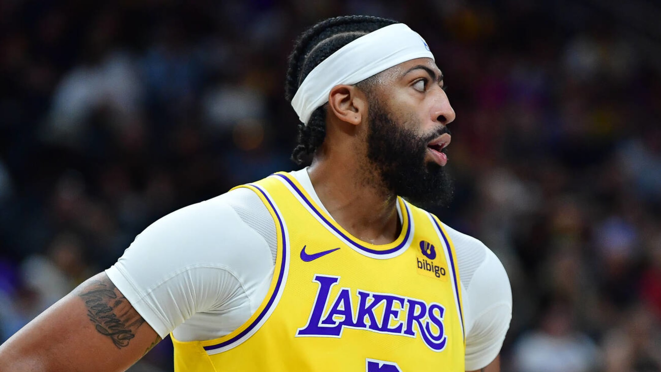 Lakers coach Darvin Ham wants Anthony Davis to take more three-pointers