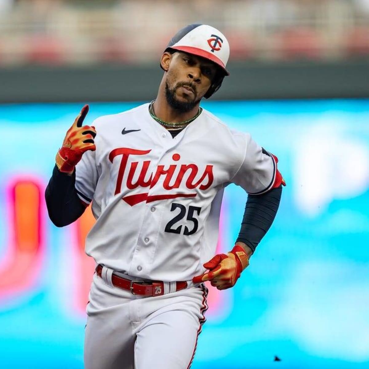 Twins replace injured Alex Kirilloff with Byron Buxton