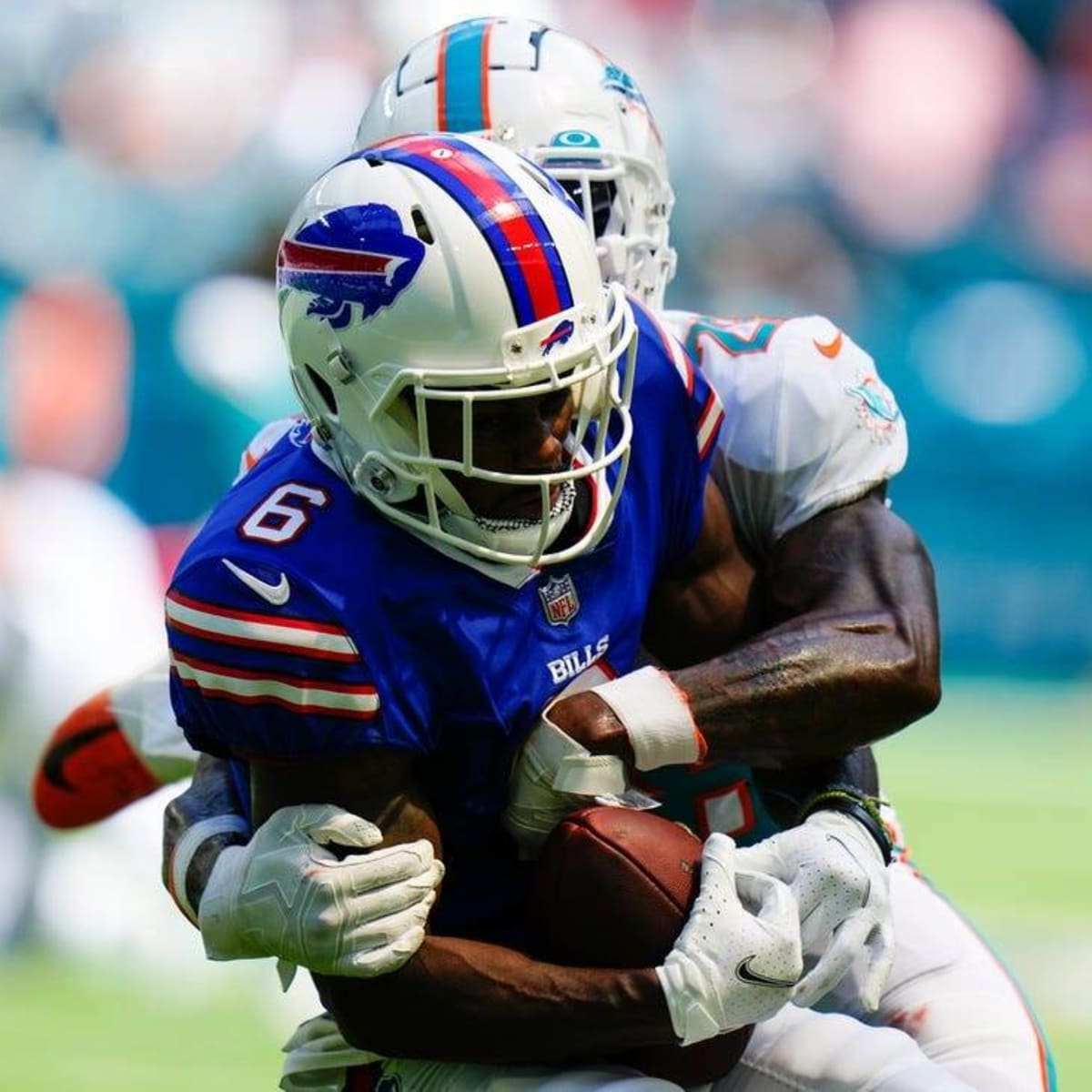 NFL: Miami Dolphins at Buffalo Bills, Fieldlevel