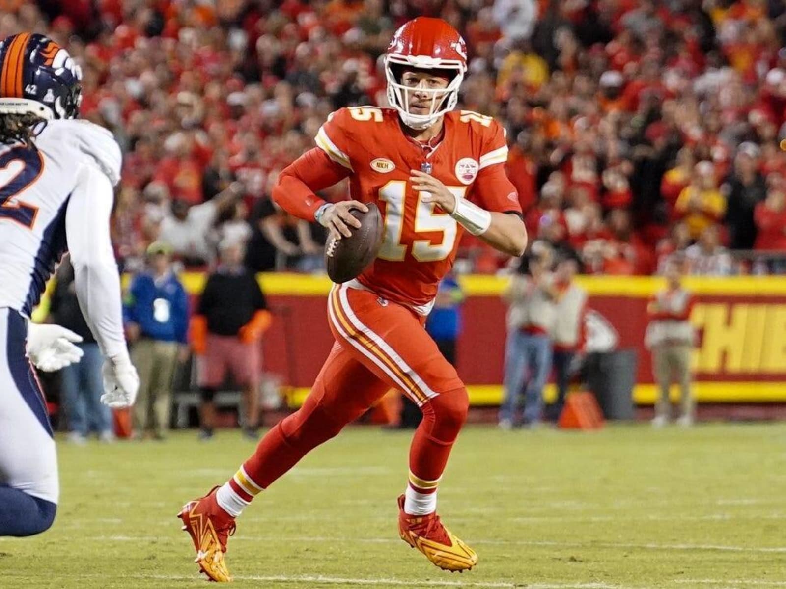 Chiefs beat Browns late with two touchdowns in 3:06