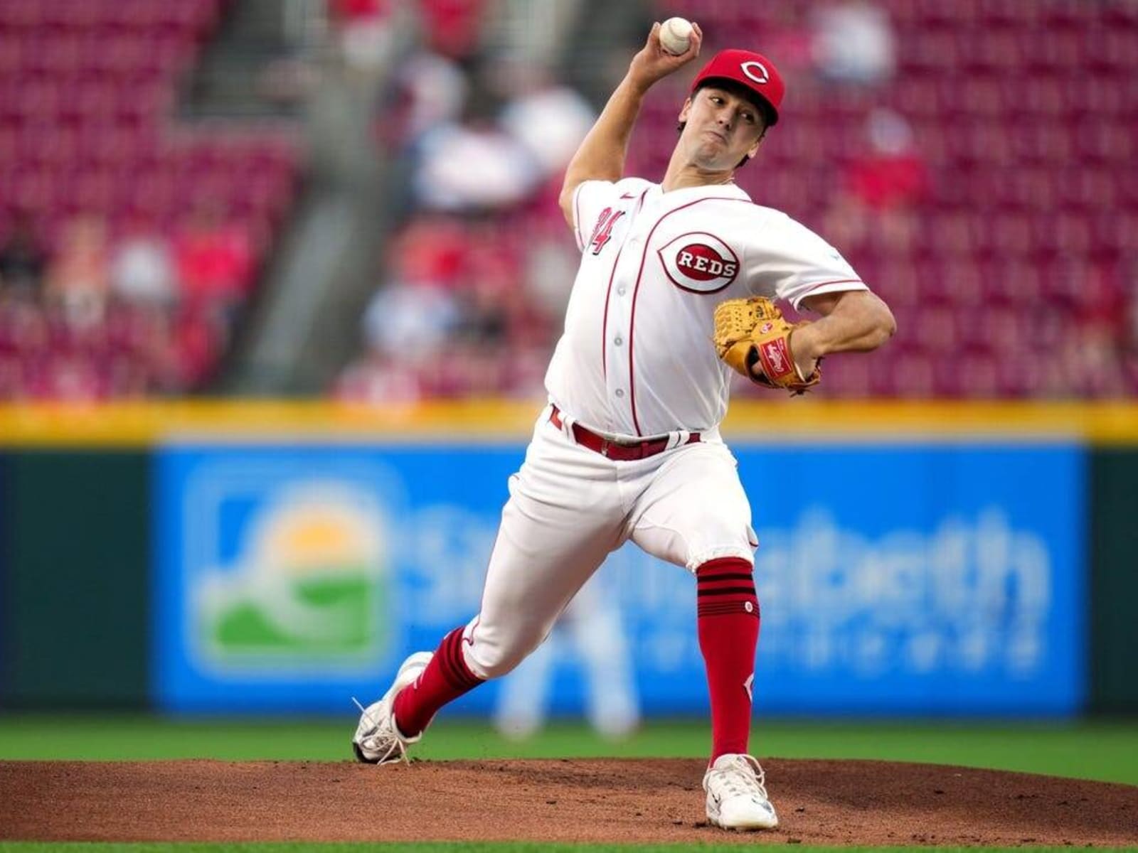 Reds get 7 strong innings from Connor Phillips, top Twins