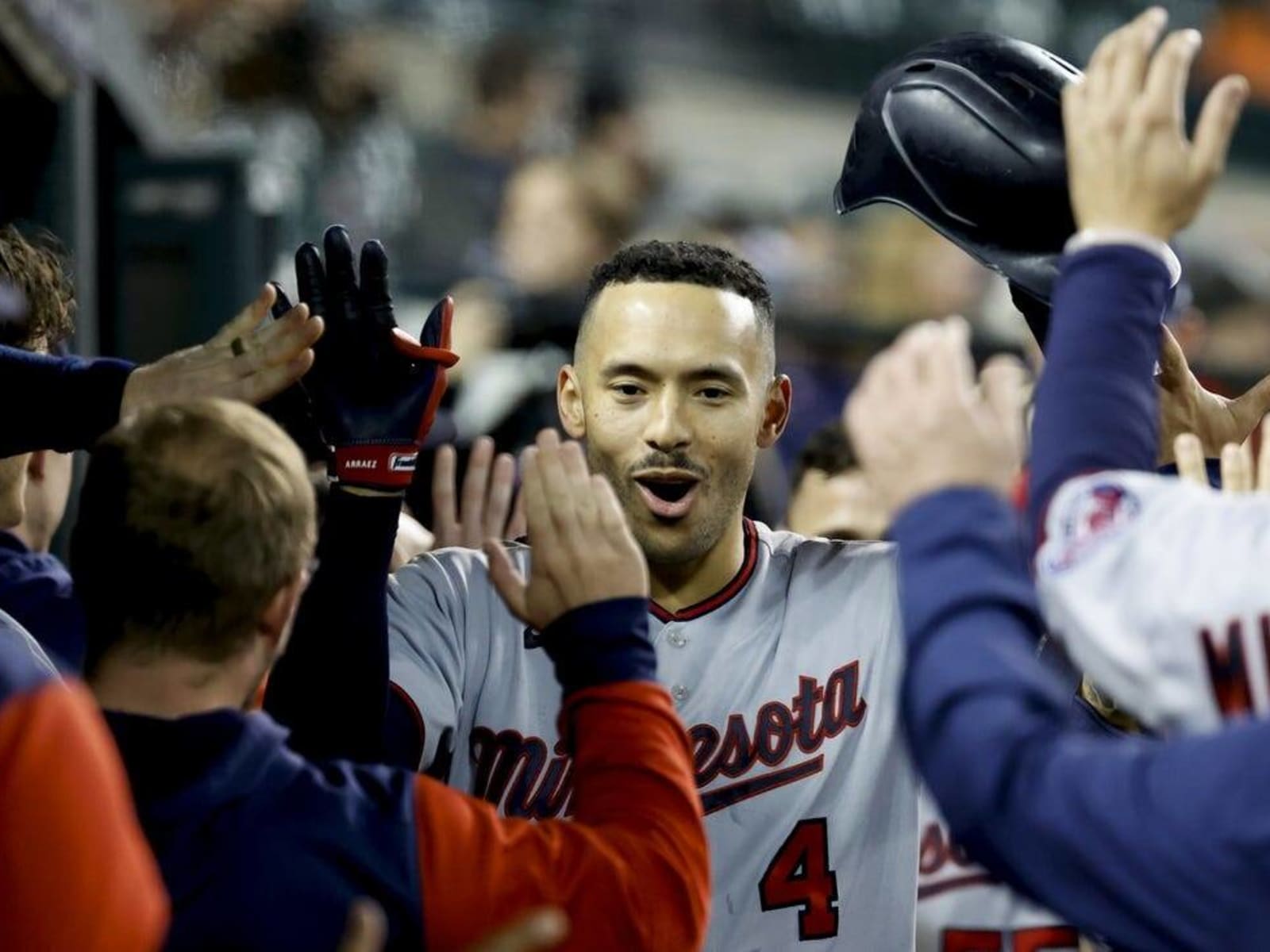 Fans, family salute Twins' Carlos Correa after recording his 1,000