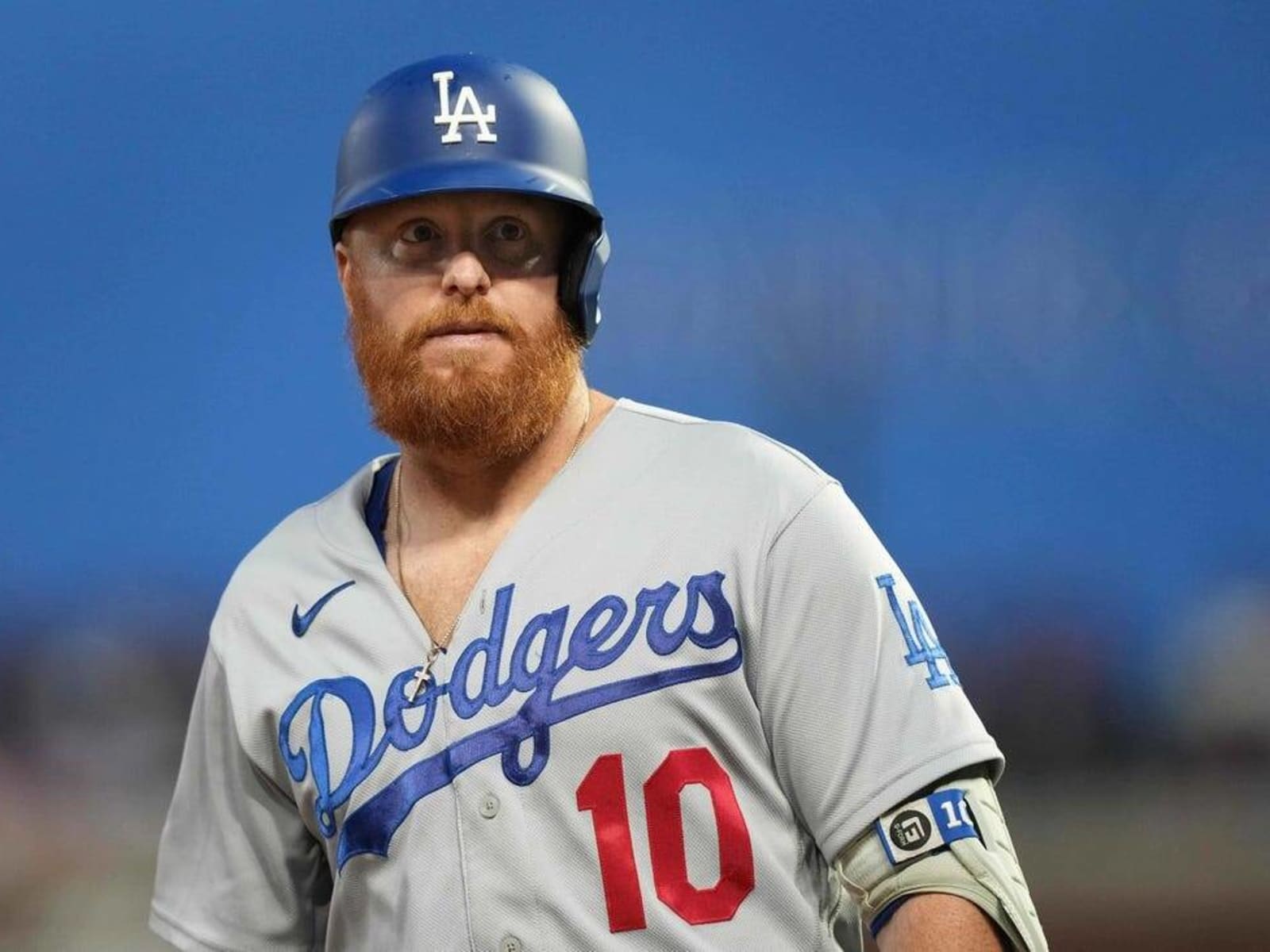 Justin Turner wins 2022 Roberto Clemente Award