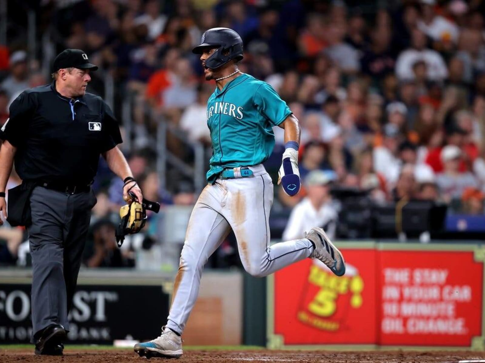 MLB roundup: Hot-hitting Julio Rodriguez sets record in M's win