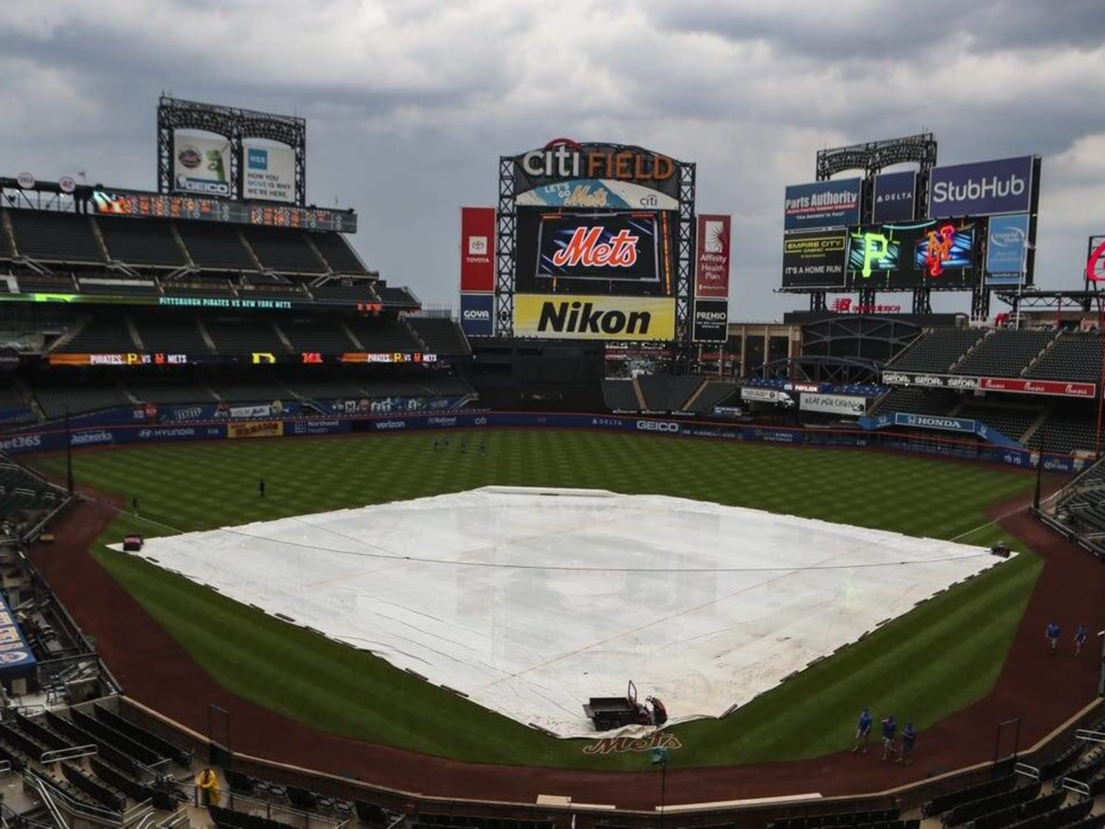 Guardians-Mets game postponed by rain, split doubleheader Sunday