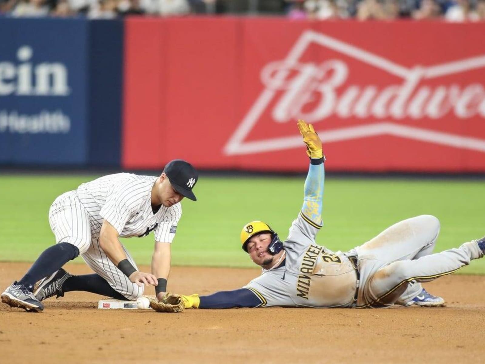 William Contreras sparks late burst as Brewers blast Yankees