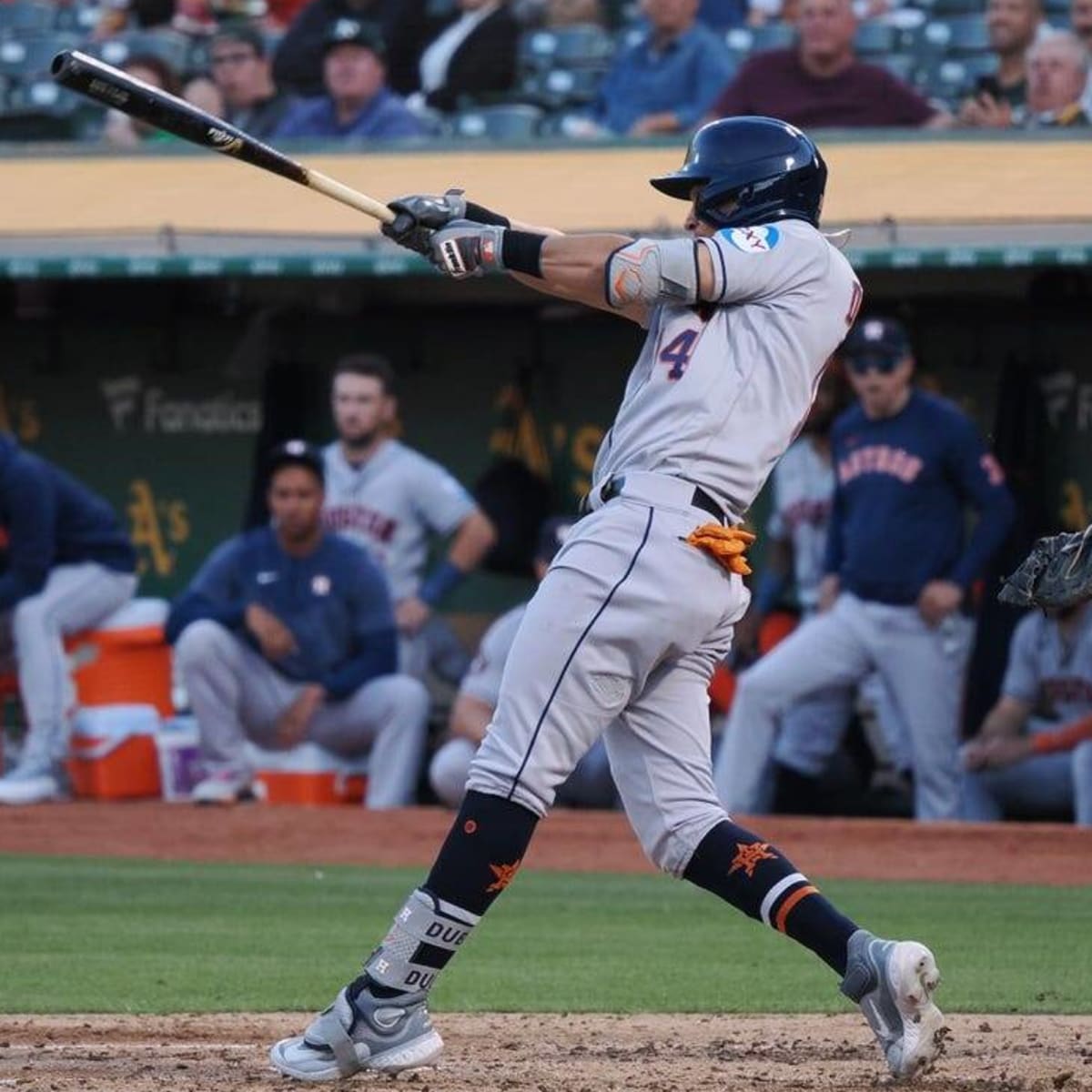 Mauricio Dubon's late HR lifts Astros past Athletics