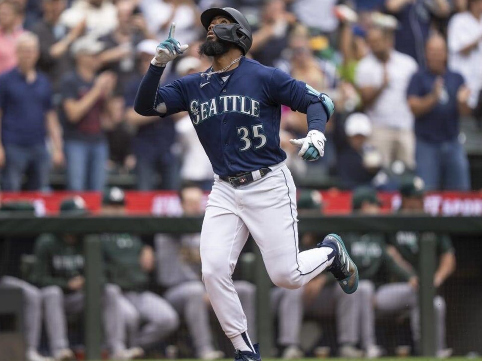 Seattle Mariners score 5 in seventh, rally past Toronto Blue Jays for